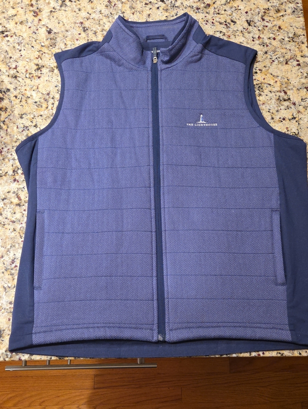 Holderness & Bourne The Perry Vest Navy Herringbone. Size XL Men.
